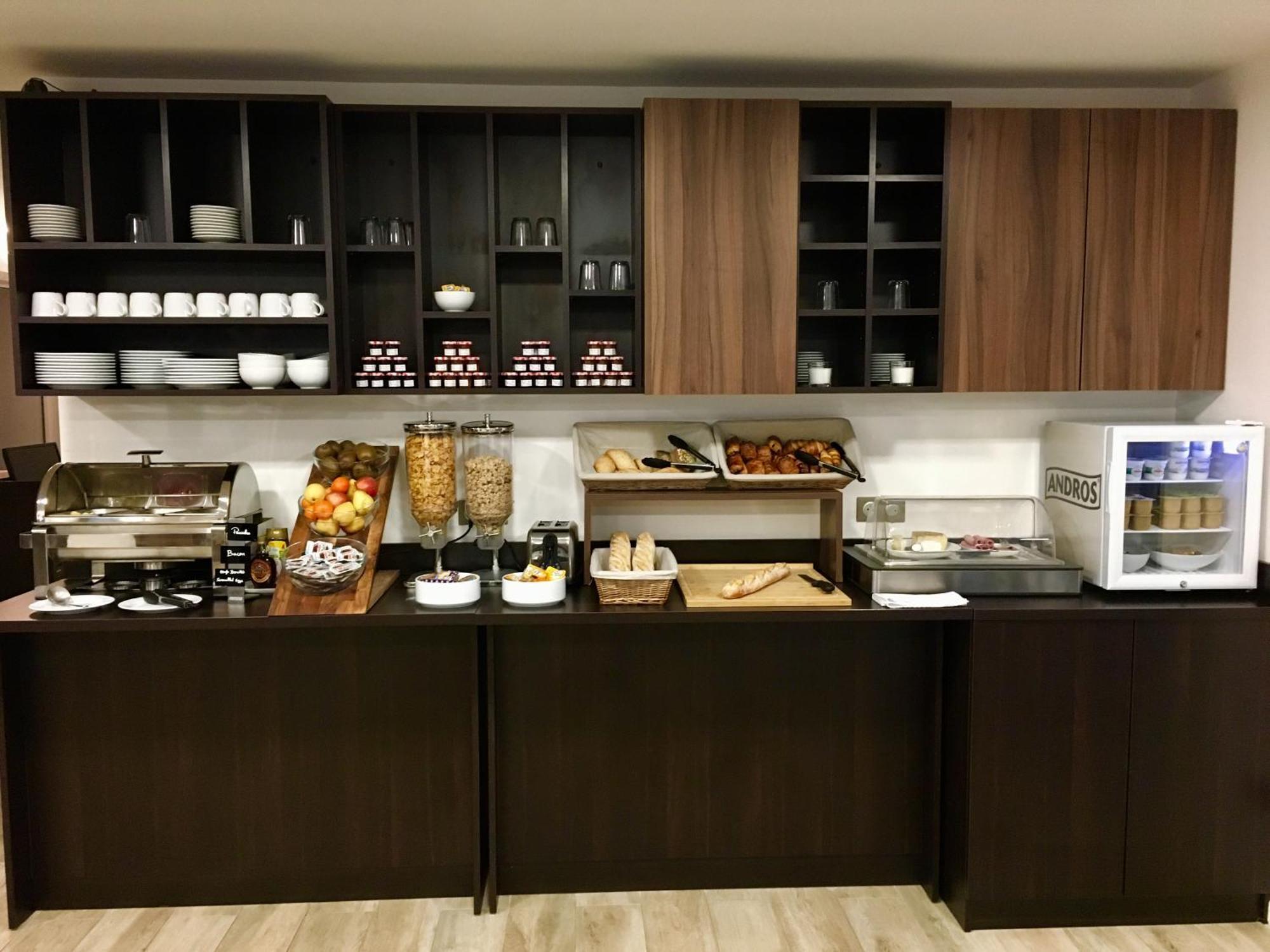 Brit Hotel Martigues Nord Zewnętrze zdjęcie
