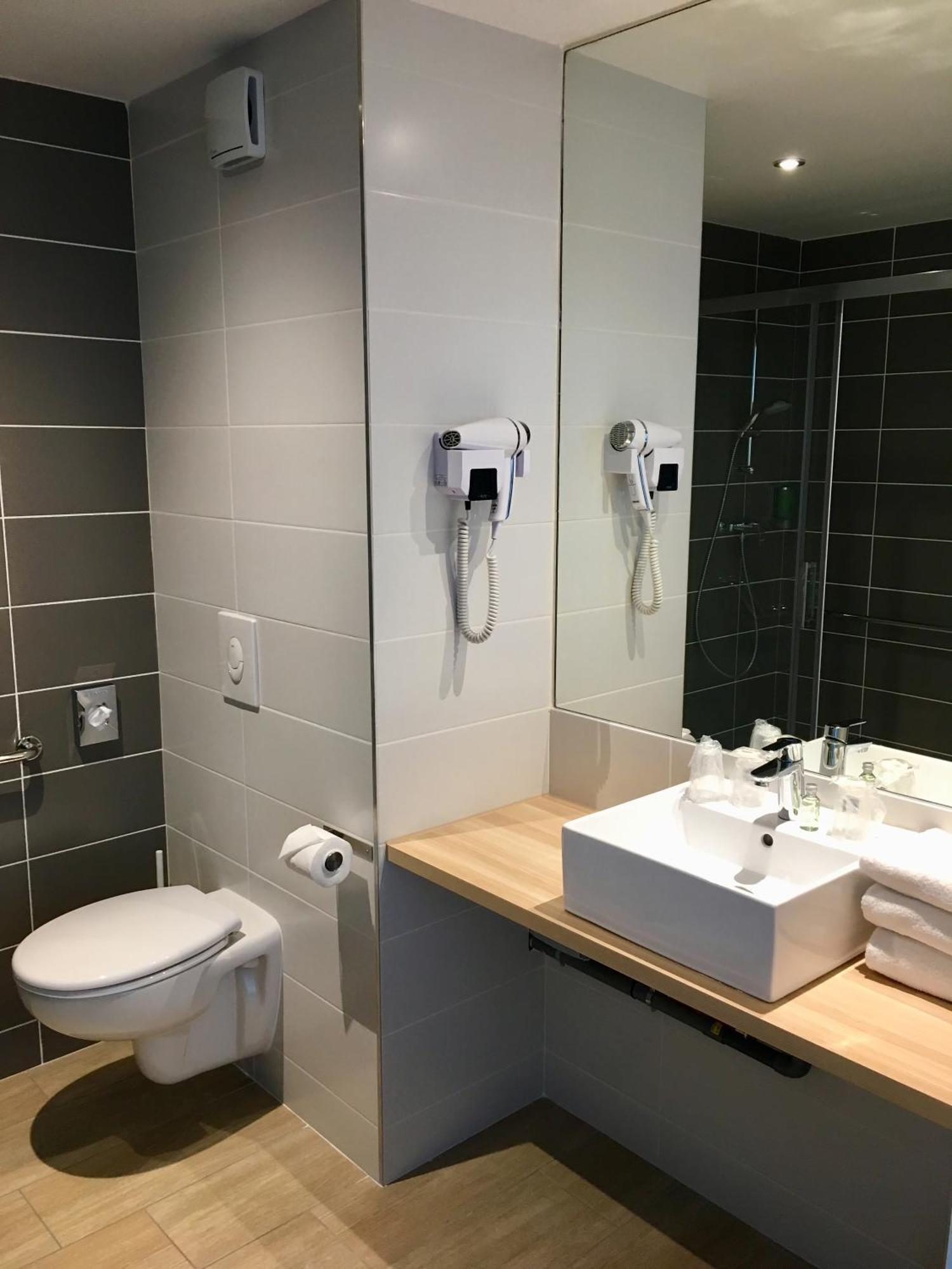 Brit Hotel Martigues Nord Zewnętrze zdjęcie
