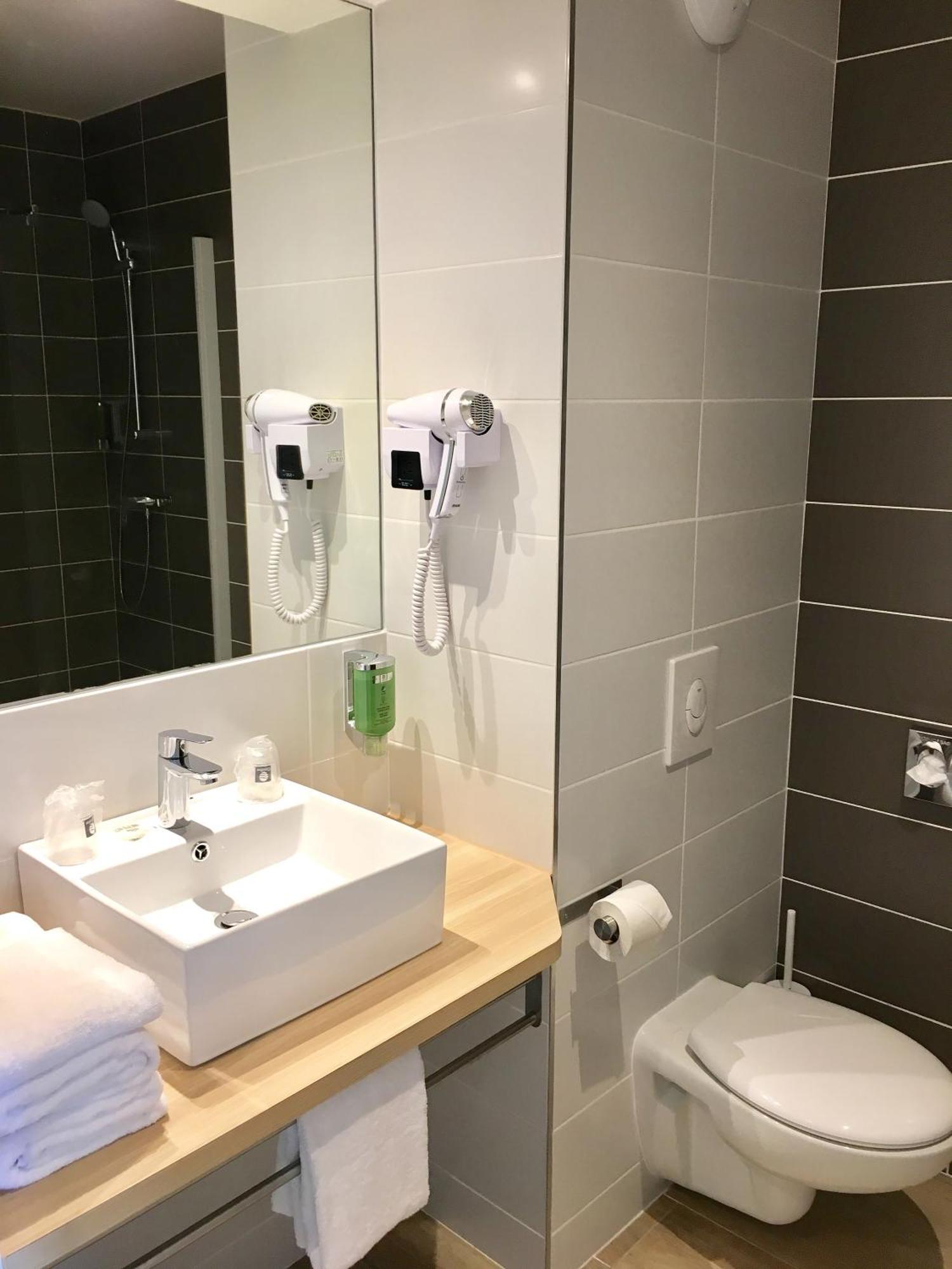 Brit Hotel Martigues Nord Zewnętrze zdjęcie
