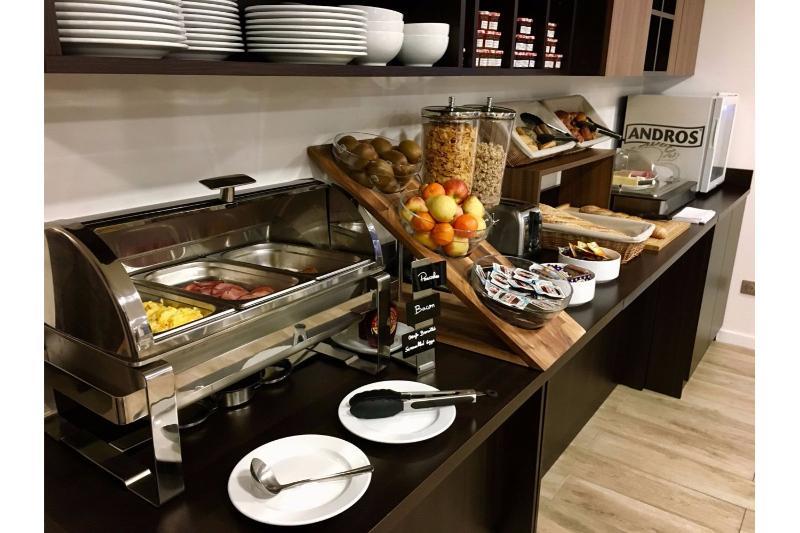 Brit Hotel Martigues Nord Zewnętrze zdjęcie